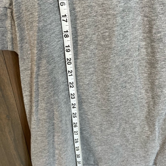 James Perse t-shirt dress. Barely worn and in great condition. - Picture 3 of 3